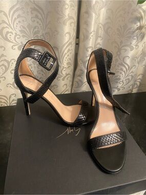Guiseppi Zanotti heels/ like new